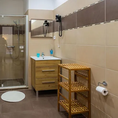 Allium Apartamento Makó
